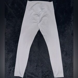 -Vuori Women’s White & Black Small Striped Leggings 
-Size Medium